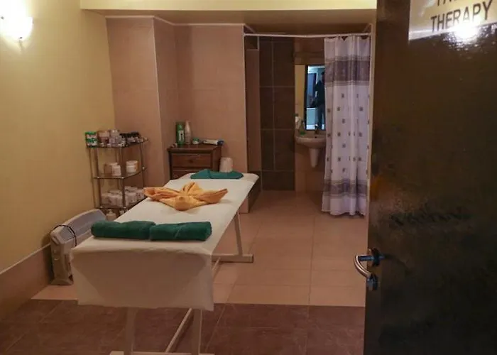 Mountain Paradise Next To Sunrise בנסקו