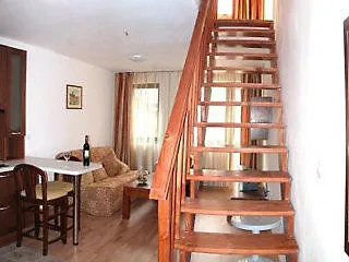 Mountain Paradise By The Walnut Trees - Free Wellness מלון דירות 4*